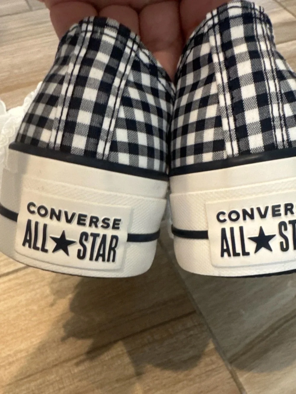 Converse Chuck Taylor All Star Lift Platform Low Top Gingham Lace-Up Size 6.5